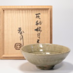人間国宝　『濱田庄司』作　灰釉香炉 陶芸家 人間国宝 濱田庄司 浜田庄司 初窯印 灰釉 三つ足 香炉